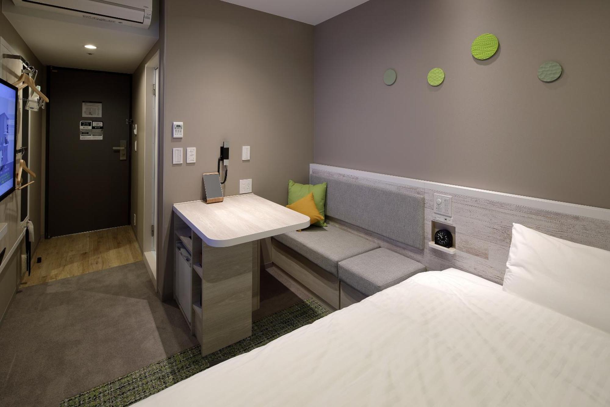 Via Inn Shin Osaka Shomenguchi Bagian luar foto